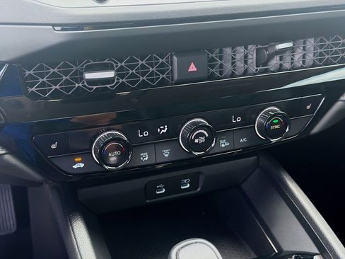 Used 2024 Honda Accord EX-L image 12