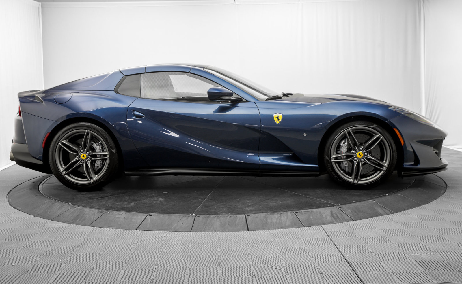 Used 2021 Ferrari 812 GTS RWD image 15