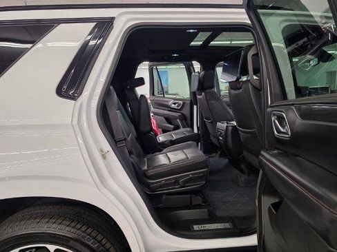 Used 2021 Chevrolet Tahoe RST w/ Luxury Package AWD/4WD image 40