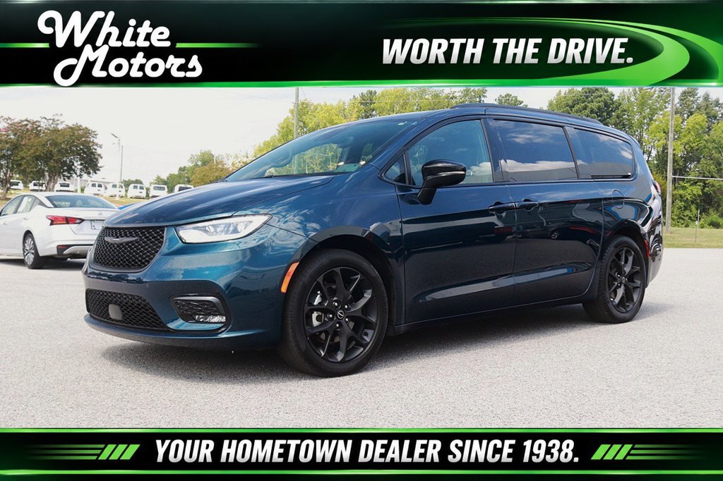 Used 2025 Chrysler Pacifica Limited FWD image 1