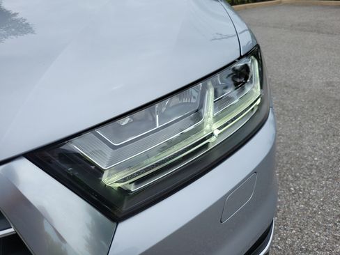 Used 2017 Audi Q7 3.0T Prestige AWD/4WD image 9