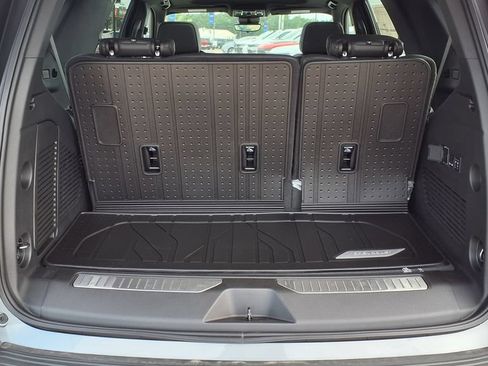 New 2026 Chevrolet Tahoe High Country AWD/4WD image 6