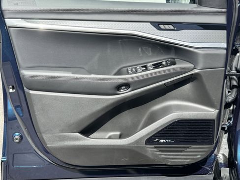 New 2025 Jeep Wagoneer S Limited image 15