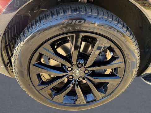 New 2026 Land Rover Discovery Limited Edition image 8