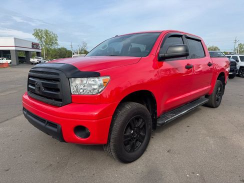Used 2011 Toyota Tundra 4x4 CrewMax image 1