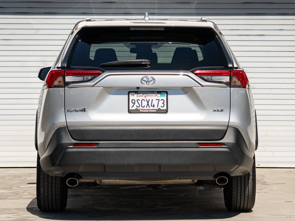 Used 2025 Toyota RAV4 XLE FWD image 26