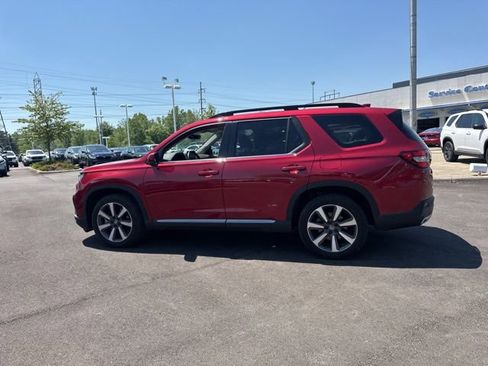 Used 2025 Honda Pilot Touring image 14
