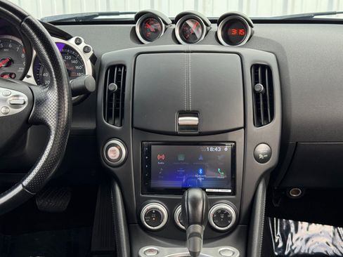 Used 2020 Nissan 370Z Coupe image 23