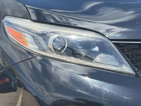 Used 2018 Toyota Sienna SE w/ Carpet Mat Package FWD image 29