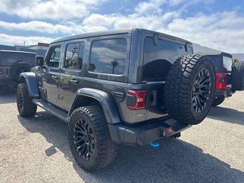 Used 2022 Jeep Wrangler Unlimited Sahara w/ Cold Weather Group AWD/4WD image 7