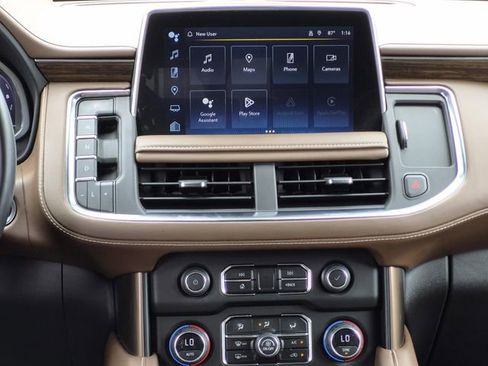 Used 2023 Chevrolet Suburban High Country AWD/4WD image 35