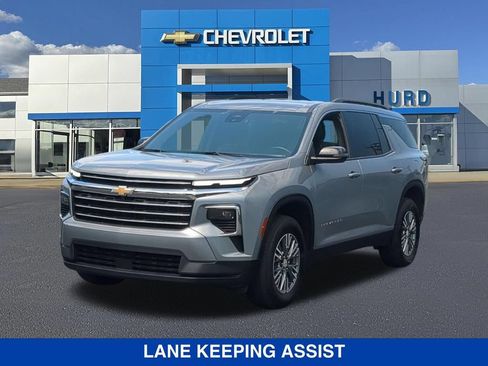 Used 2025 Chevrolet Traverse LT AWD/4WD image 9