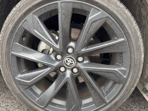 Used 2024 Toyota Corolla SE w/ SE Package image 5