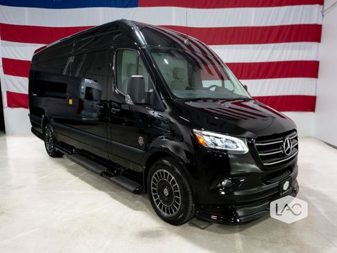 Used 2024 Mercedes-Benz Sprinter 3500 image 29