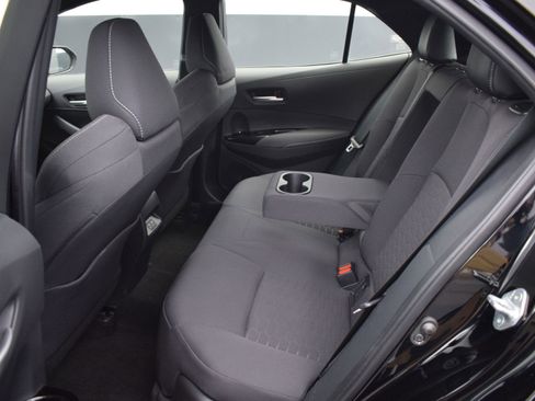 Used 2024 Toyota Corolla SE w/ SE Package image 12