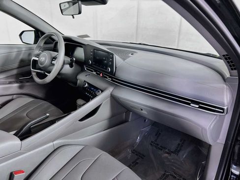 Certified 2025 Hyundai Elantra Sport FWD image 28