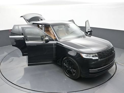 Used 2025 Land Rover Range Rover Long Wheelbase SE AWD/4WD image 30