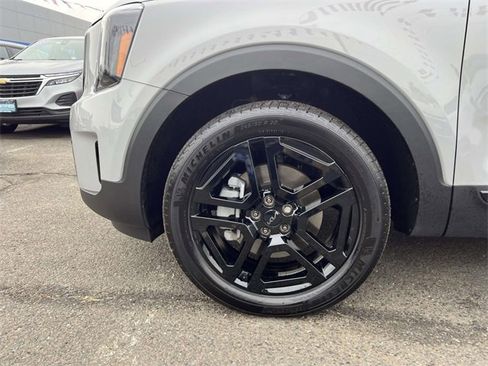 Used 2025 Kia Telluride EX X-Line image 11