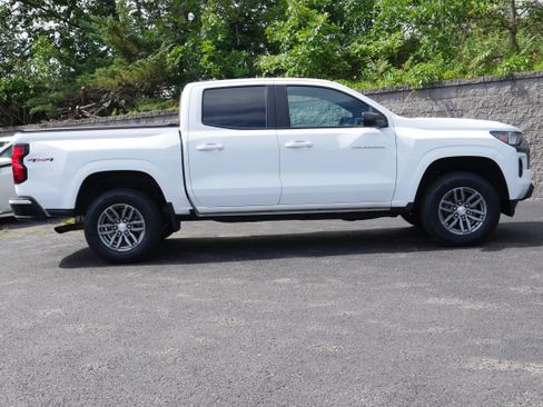 Certified 2023 Chevrolet Colorado LT w/ LT Convenience Package AWD/4WD image 10