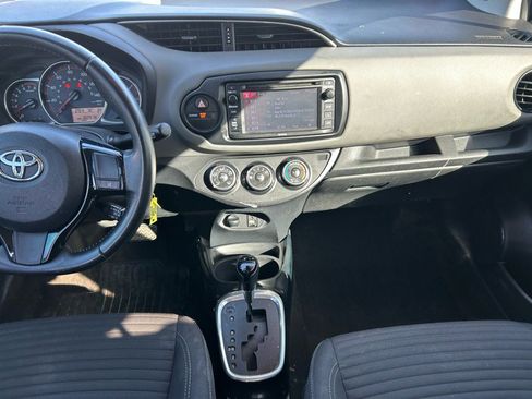 Used 2017 Toyota Yaris SE image 11