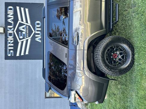 Used 2023 Toyota 4Runner SR5 Premium w/ Moonroof Package AWD/4WD image 5