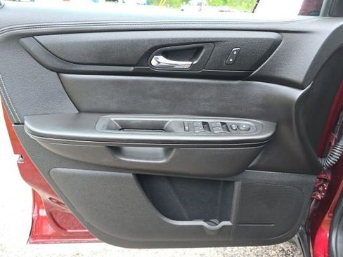 Used 2017 Chevrolet Traverse LT image 23