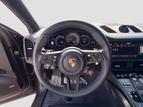 Used 2023 Porsche Cayenne Turbo GT image 44