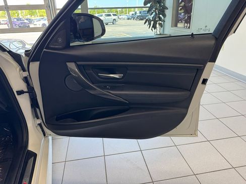 Used 2018 BMW M3 RWD image 18