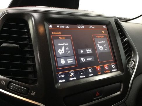 Used 2022 Jeep Cherokee Trailhawk w/ Trailer Tow Group image 28