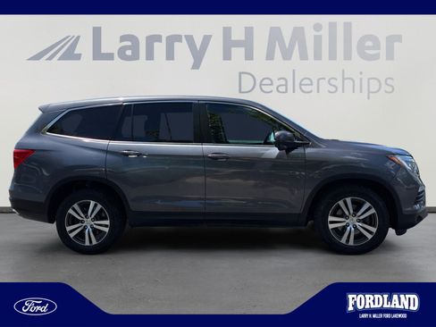 Used 2017 Honda Pilot EX image 6