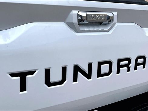 Used 2023 Toyota Tundra Limited AWD/4WD image 31