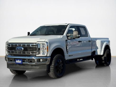 Used 2025 Ford F350 XLT image 4