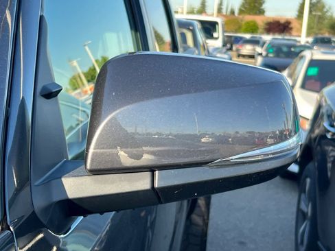 Used 2022 Toyota Tacoma TRD Off-Road image 9