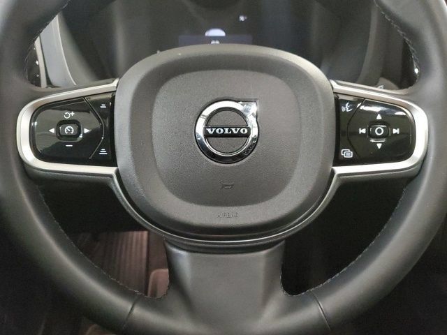 Used 2025 Volvo XC60 B5 Plus w/ Protection Package Premier AWD/4WD image 15