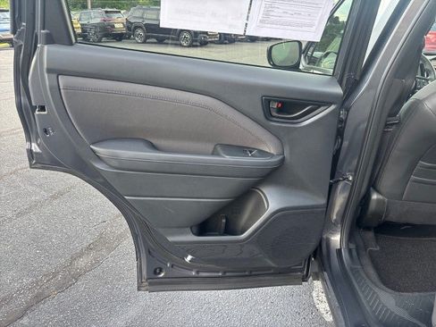 Certified 2025 Subaru Forester Premium AWD/4WD image 31