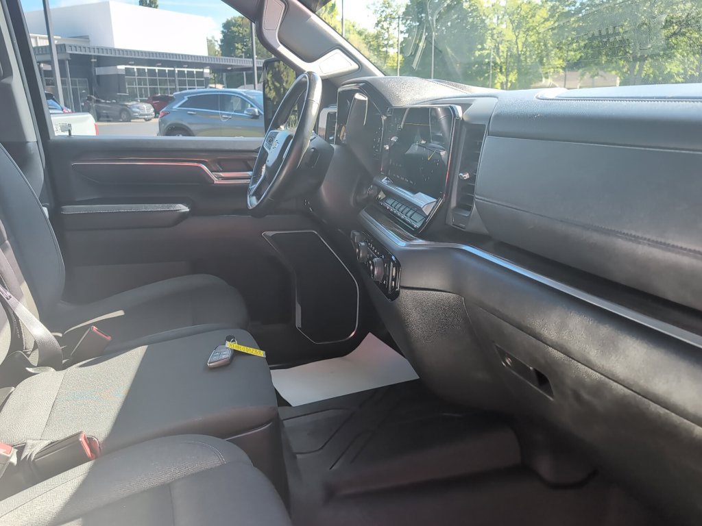 Used 2024 Chevrolet Silverado 2500 LT w/ Convenience Package AWD/4WD image 10