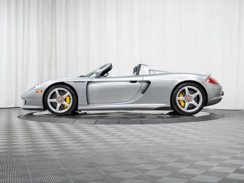 Used 2005 Porsche Carrera GT RWD image 45