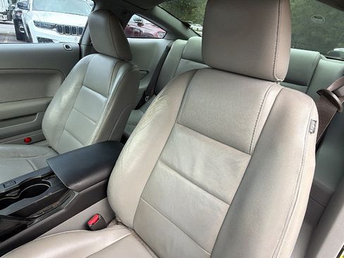 Used 2009 Ford Mustang Coupe RWD image 15