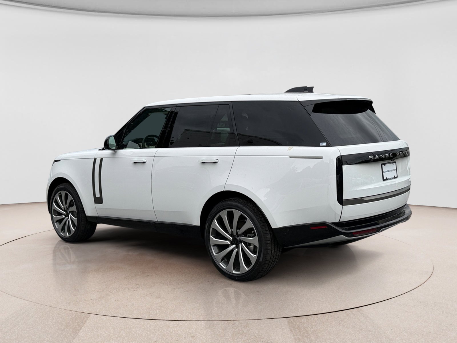 New 2026 Land Rover Range Rover SE AWD/4WD image 3