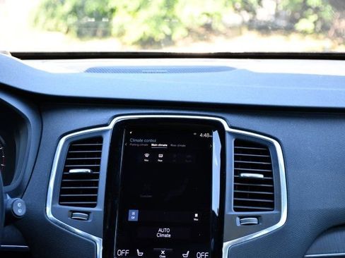 Used 2020 Volvo XC90 T5 Momentum AWD/4WD image 18