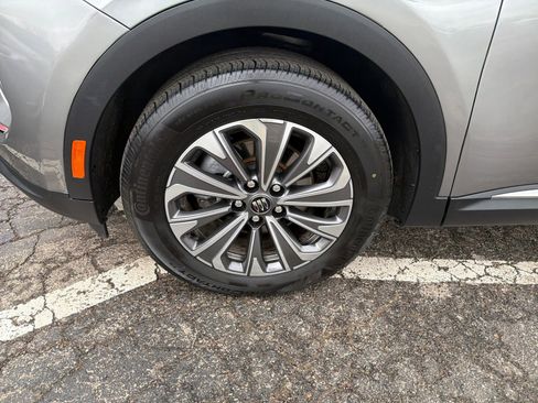 Used 2024 Buick Envision Preferred image 29