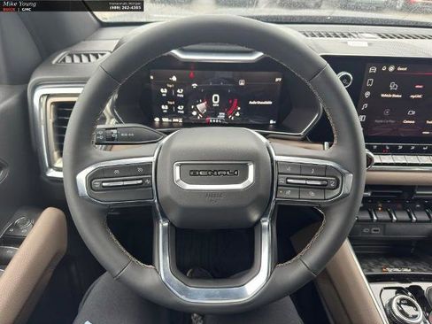 New 2026 GMC Canyon Denali image 16
