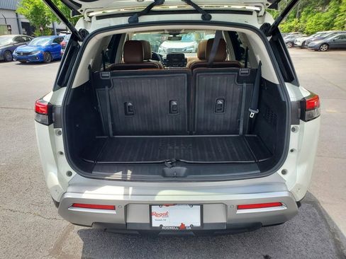 Used 2023 Nissan Pathfinder Platinum FWD image 13