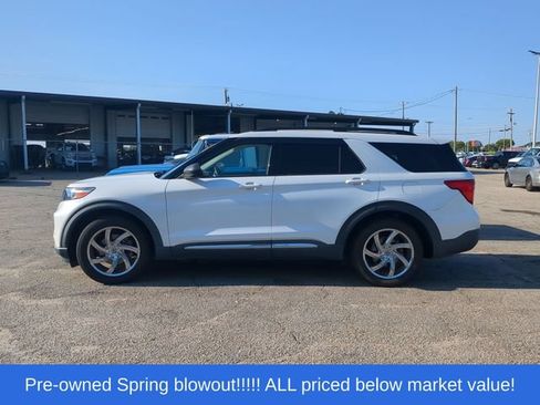 Used 2020 Ford Explorer XLT w/ Equipment Group 202A RWD image 2