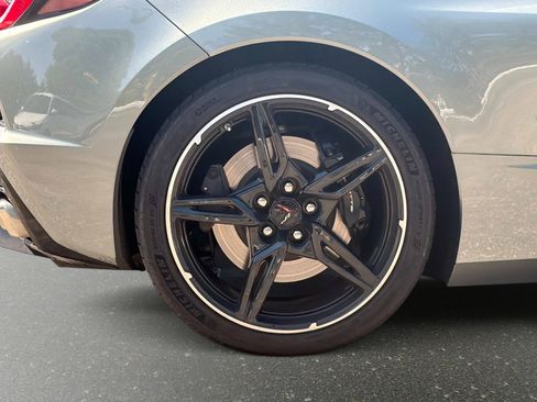 Used 2023 Chevrolet Corvette Stingray Premium Conv w/ Z51 Performance Package RWD image 19