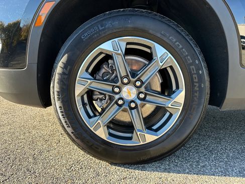 Used 2025 Chevrolet Blazer LT image 11