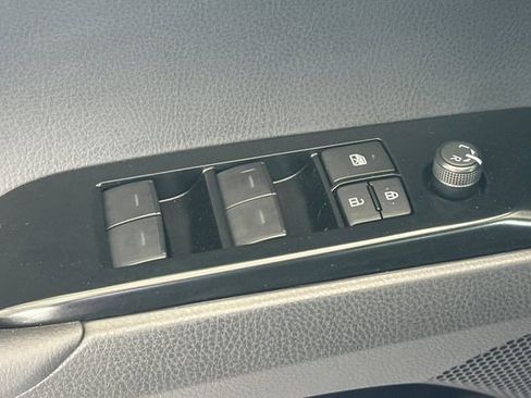 Used 2025 Toyota Camry SE FWD image 14
