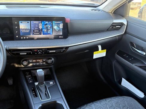 New 2026 Nissan Kicks SV image 12