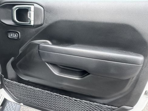 Used 2025 Jeep Gladiator Sport AWD/4WD image 15