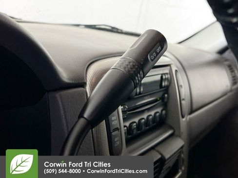 Used 2004 Ford Explorer XLT image 10